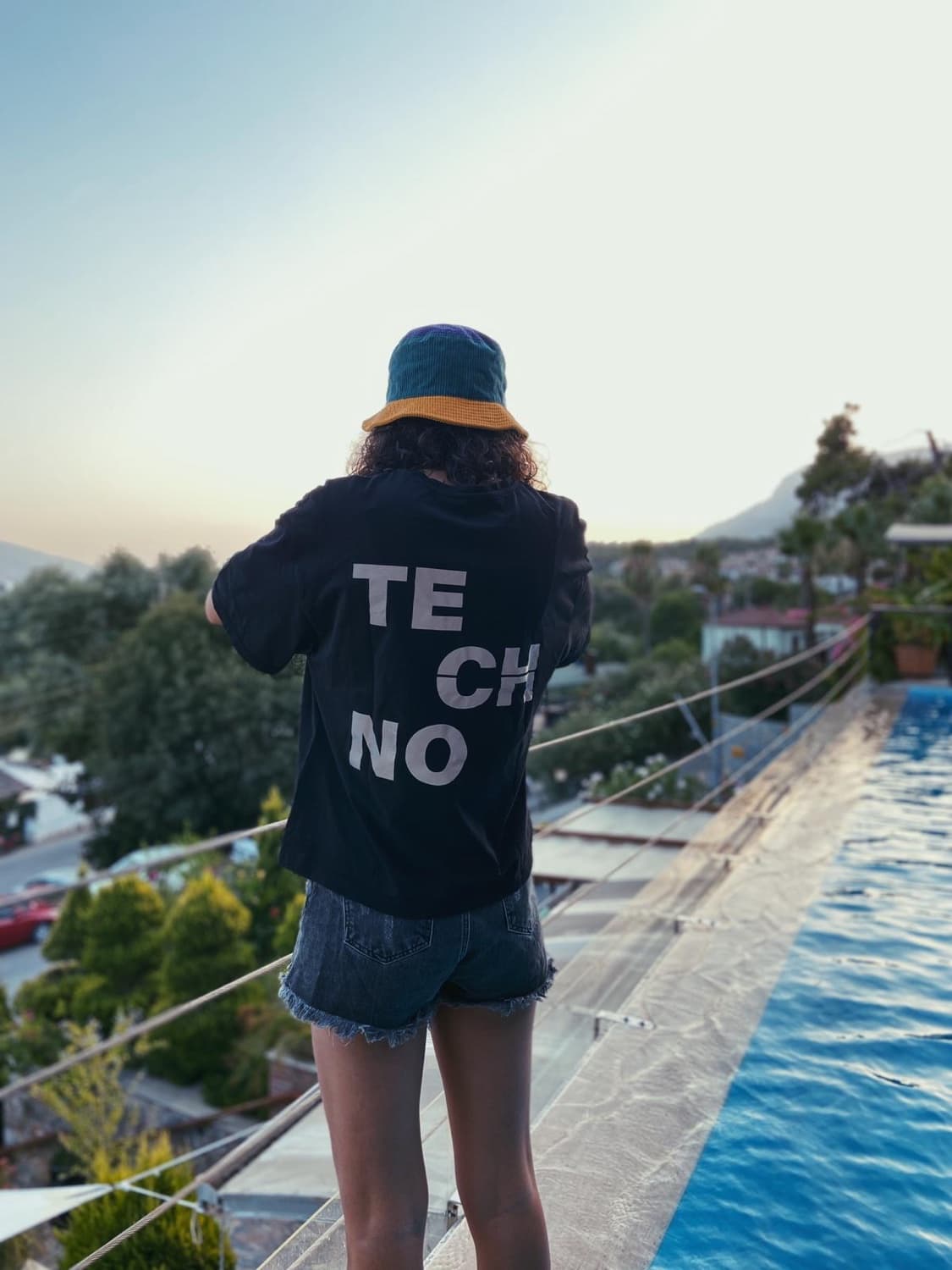 Wheraver Techno Tee — siyah, sokak